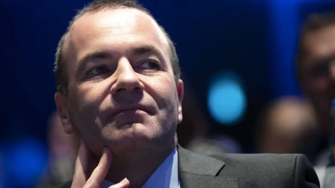 Манфред Вебер Европска Унија е должна да ги прекине преговорите за членство со Турција, изјави лидерот на најголемата партија во Европски парламент, Европска народна партија (ЕПП), Манфред Вебер