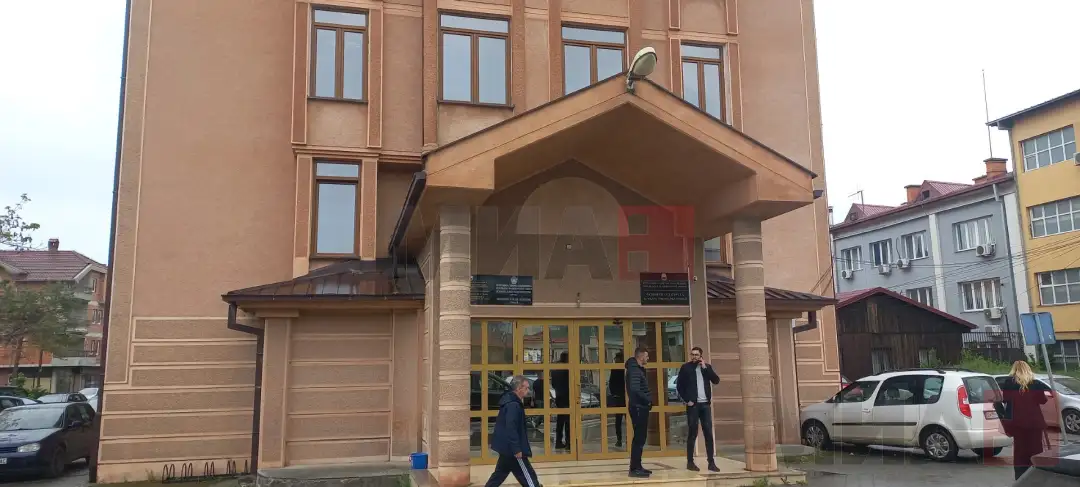 Во Основниот суд во Струга утре третпат ќе почне судскиот процес против тројцата лекари од Струшката болница, гинекологот Мухамед Асани, неговиот син доктор Блертон Асани и доктор Лилјана Јов