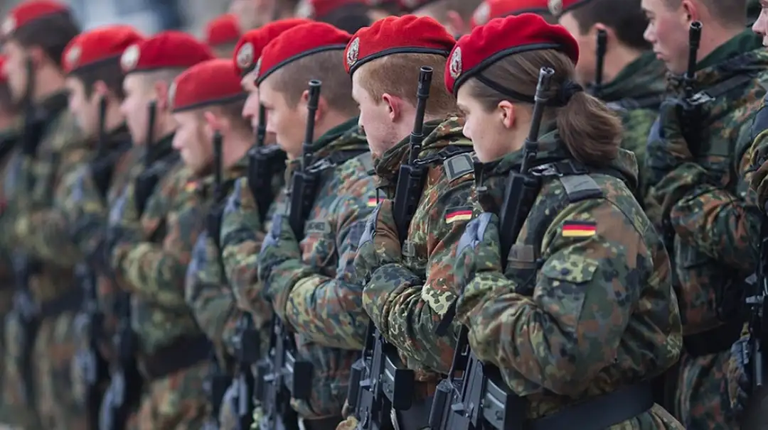 Германската Влада се договори околу предлог законот со кој се предвидува побрза постапка за отпуштање на војници кои на каков било начин се вмешани во екстремизам или тешки кривични дела.