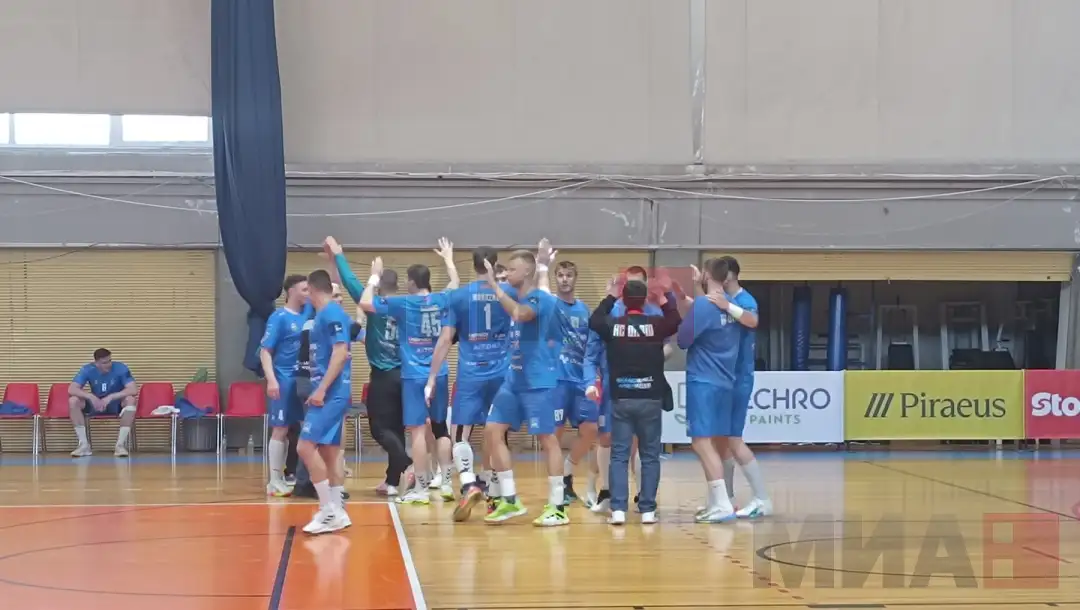 Олимпијакос - ГРК Охрид Ракометарите на ГРК Охрид ја постигнаа и седмата победа сезонава во ЕХФ Европскиот куп откако попладнево во Атина го победија Олимпијакос во првиот четвртфинален натпревар со 31:26