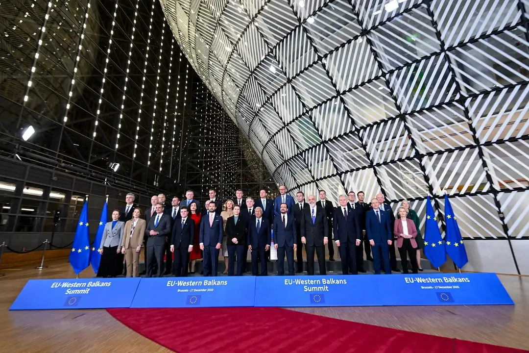 Brussels Declaration: Enlargement is a realistic possibility, which should be seized Russia’s war of aggression against Ukraine and rising geopolitical challenges underscore the need for ever-stronger ties between the EU and the Western Balkans, reads the Brussels Declaration