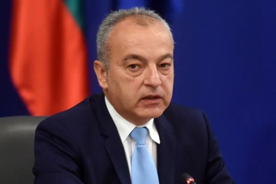 Вршителот на должноста премиер на Бугарија, Гулаб Донев, се самоизолирал бидејќи бил во контакт со лице заболено од коронавирус, соопшти бугарската Влада