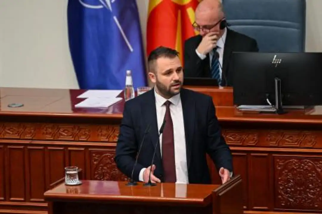 Прес-конференција на министерот за економија и труд Бесар Дурмиши. 