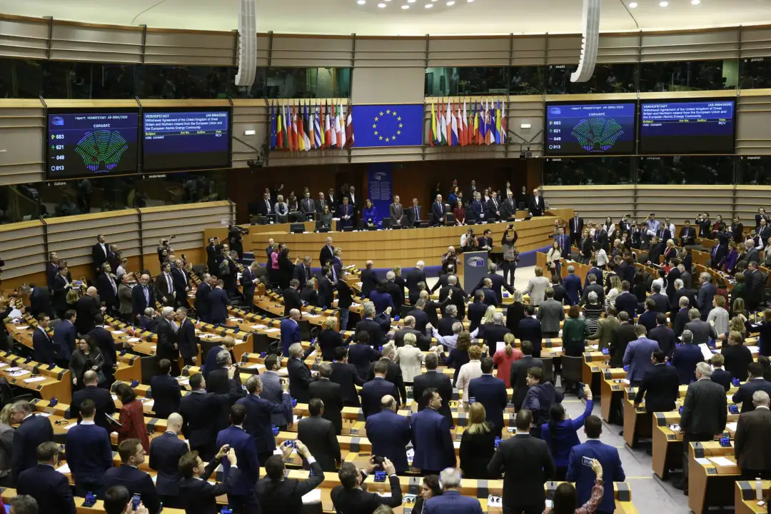 Европскиот парламент со 621 глас „за“, 49 против и 13 воздржани го поддржа Договорот за излез на Велика Британија од Европската унија.