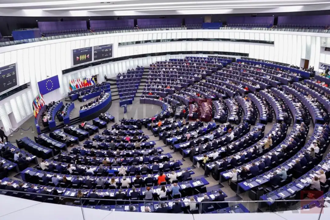 Европскиот Парламент денеска ја поддржа одлуката за продолжување на шемата за употреба на дигиталните ковид-сертификати за уште една година, за што веднаш ќе започнат преговори со Советот.