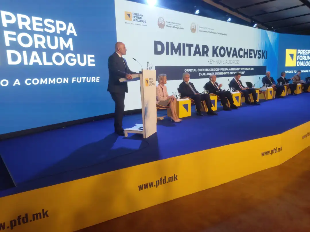 Ковачевски Преспа форум 2 Me marrëveshjen e Prespës dhe të gjithë hapat e mëpasshëm deri më sot, ne kemi ripërtërirë besimin në diplomaci, duke promovuar dialogun e hapur si përfitim. Me këtë treguam një shembull të z
