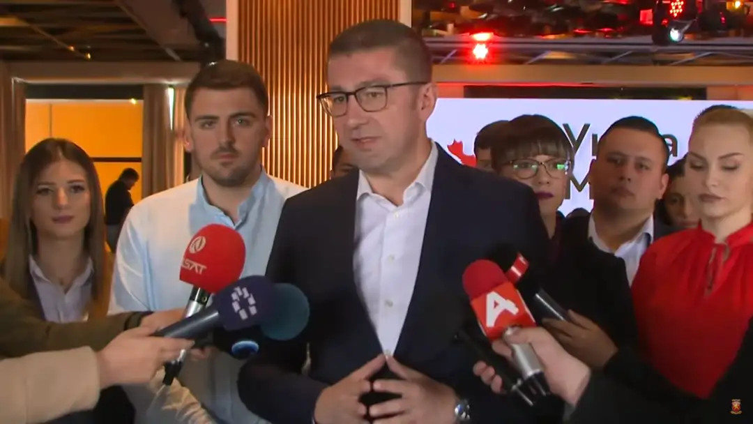 My position remains unchanged. There will be no constitutional changes in this Parliament, said VMRO-DPMNE leader Hristijan Mickoski on Sunday.