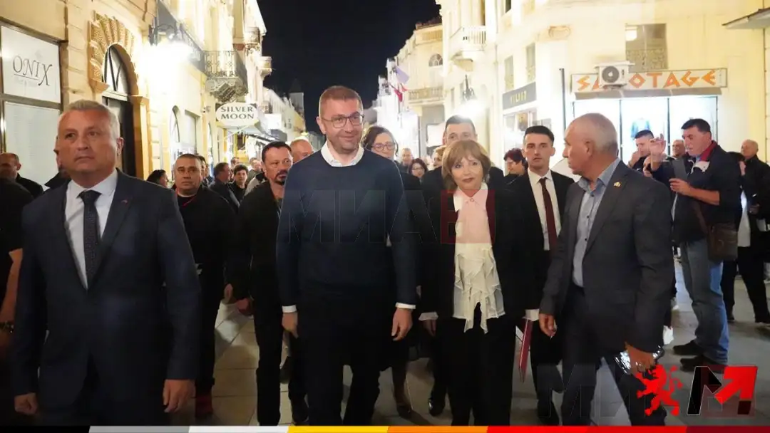 Претседателот на ВМРО-ДПМНЕ Христијан Мицкоски вечерва од митингот во Битола повика на масовно гласање на 8 мај и изјави дека неговата партија партнерот за формирање влада ќе го бара во албан