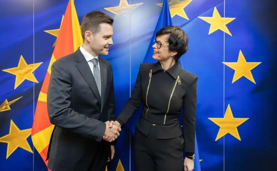 The EU accession process, the country's reform agenda and implementation of the Growth Plan were in the focus of a meeting between Minister of Foreign Affairs and Foreign Trade Timcho Mucunsk