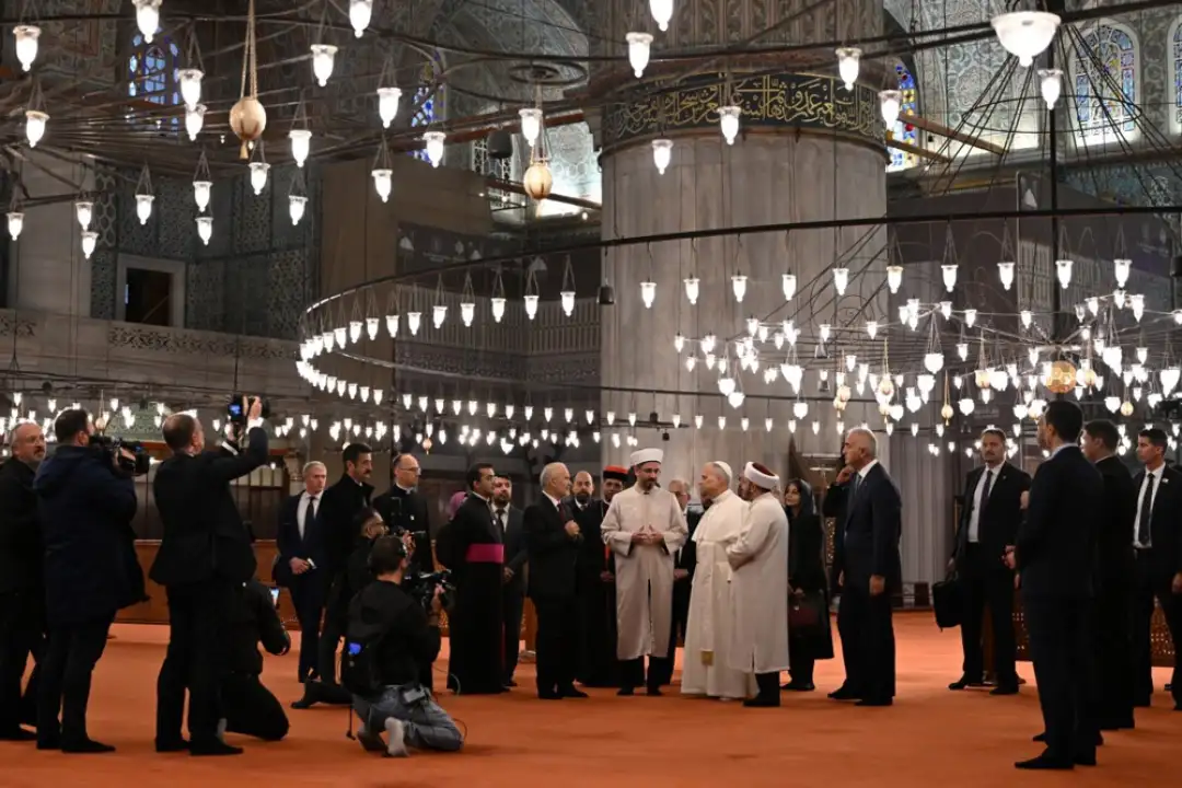 Папа Лав во Сината џамија во Истанбул