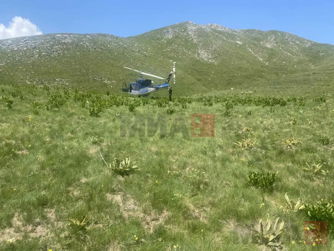 Nëpunësit policor evakuuan dhe transportuan një person të lënduar nga mali Jabllanicë 2