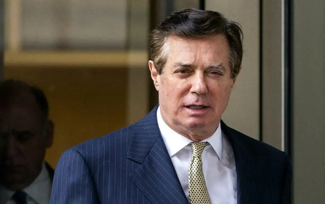 пол манафорт Пол Манафорт, поранешен шеф на предизборната кампања на Доналд Трамп, денeска е пуштен од затвор да ја отслужува казната од дома, поради загриженост од зараза на коронавирус, соопшти денеска