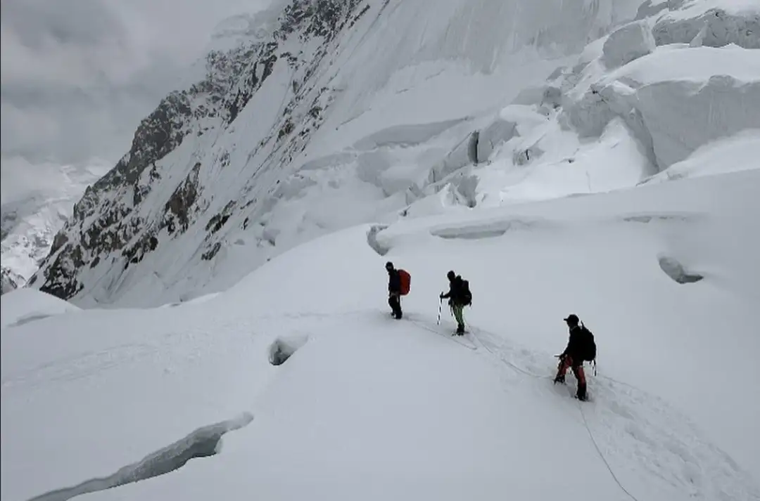Сашко Кедев утрово се искачи на врвот Гашербрум I (8.080 м) во Пакистани  истана првиот Македонец и единствен во поширокиот регион кој ги искачи сите 14 врвови над 8000 метри и највисоките вр
