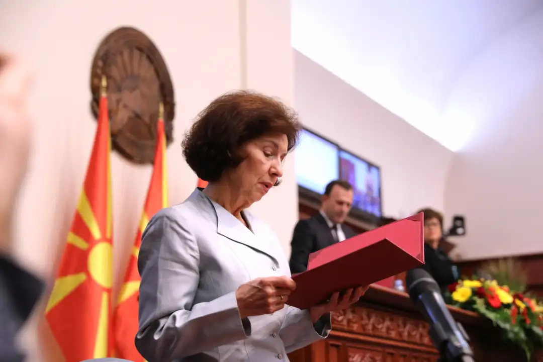 Në seancën inauguruese në Kuvend, Gordana Siljanovska-Davkova dha  deklaratë solemne për marrjen e postit të Presidentes së Maqedonisë së Veriut në periudhën mandatore 2024-2029 – presidentja