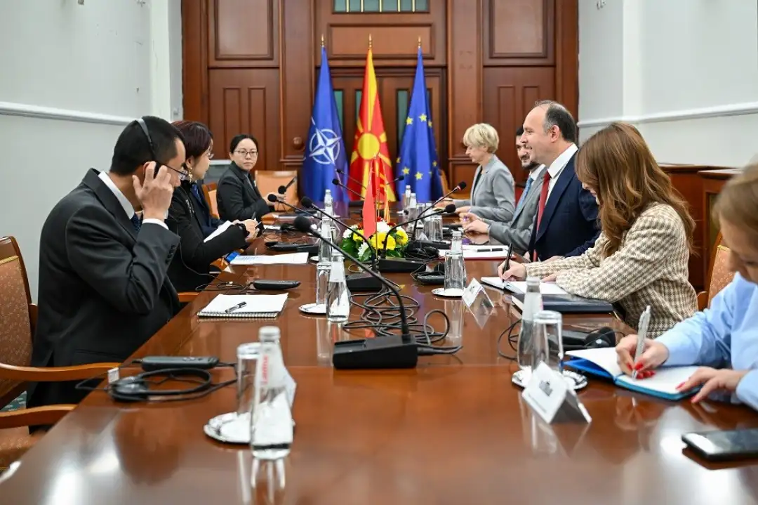 Гаши Сиаојан