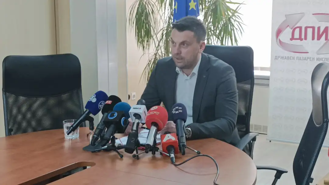 Tetë subjekte juridike, përfshirë tre markete, një barnatore dhe tre importues të mëdhenj të pemëve dhe perimeve, janë mbyllur për 15 ditë për shkak të mos respektimit të masave të marzhit të