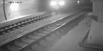 воз темпи Двајцата судски вештаци назначени од апелациониот истражител потврдиле дека се автентични трите нови видеа од безбедносни камери од товарниот воз кусо пред да се судри со патничкиот кај Темпи