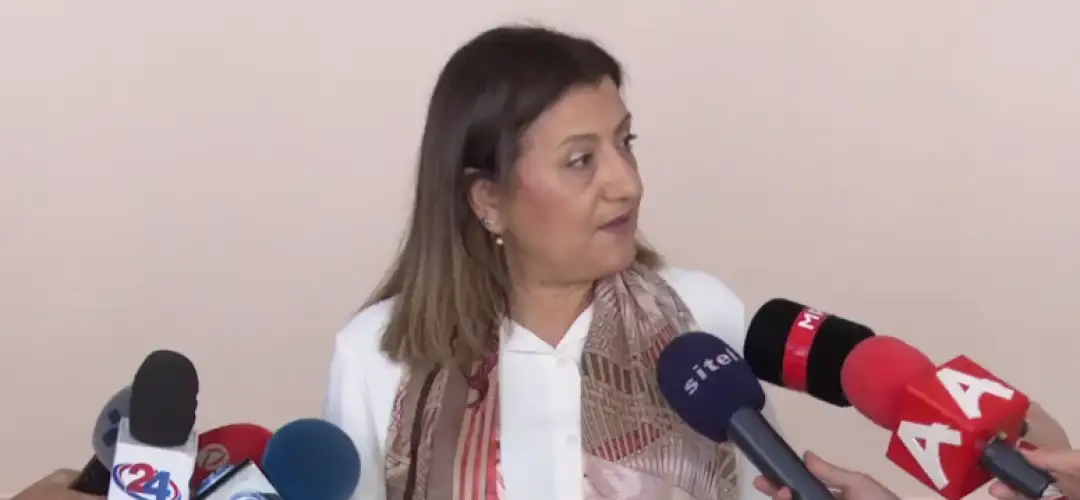 Ministrja e Punës dhe Politkës Sociale, Jovanka Trençevska, duke u përgjigjur në pyetje të gazetarëve sot tha se në negociatat për rritje të rrogave në sektorin publik deri më tani nuk është 