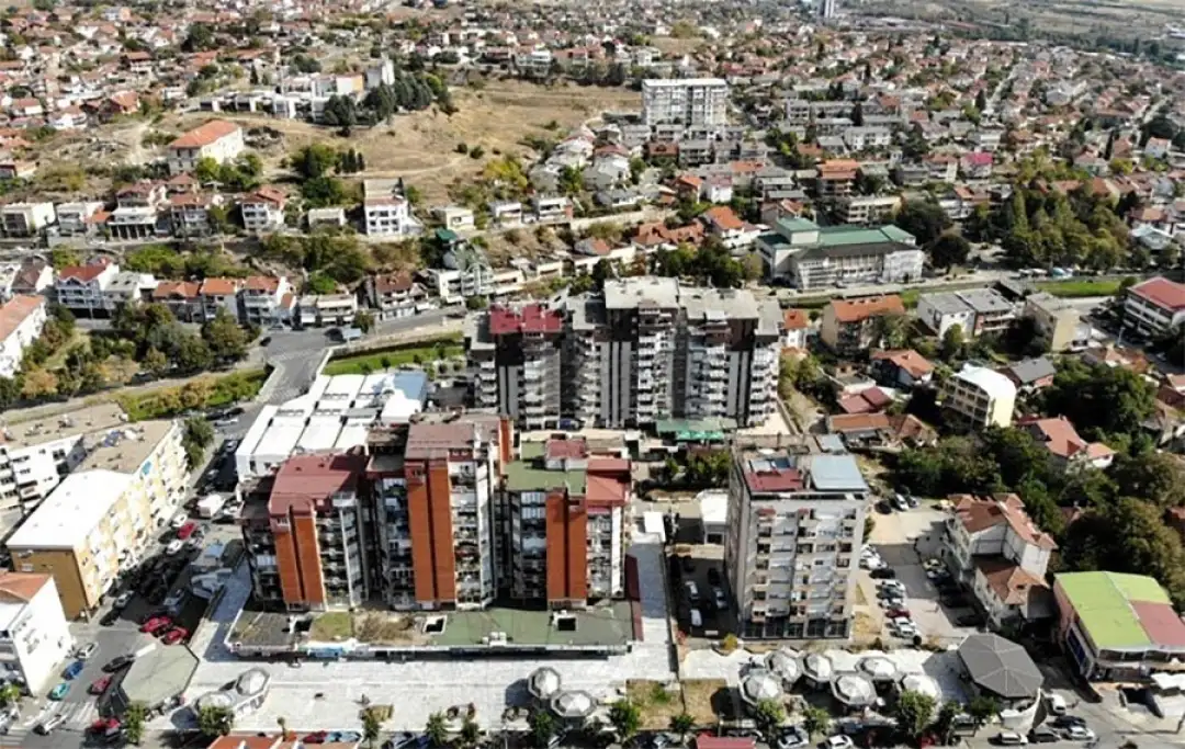 Кочани Триесет и три лица од Кочани во моментот се наоѓаат во домашна изолација, како задолжителна мерка за спречување на потенцијалното ширење на заразата со коронавирусот, информираа денеска кочан