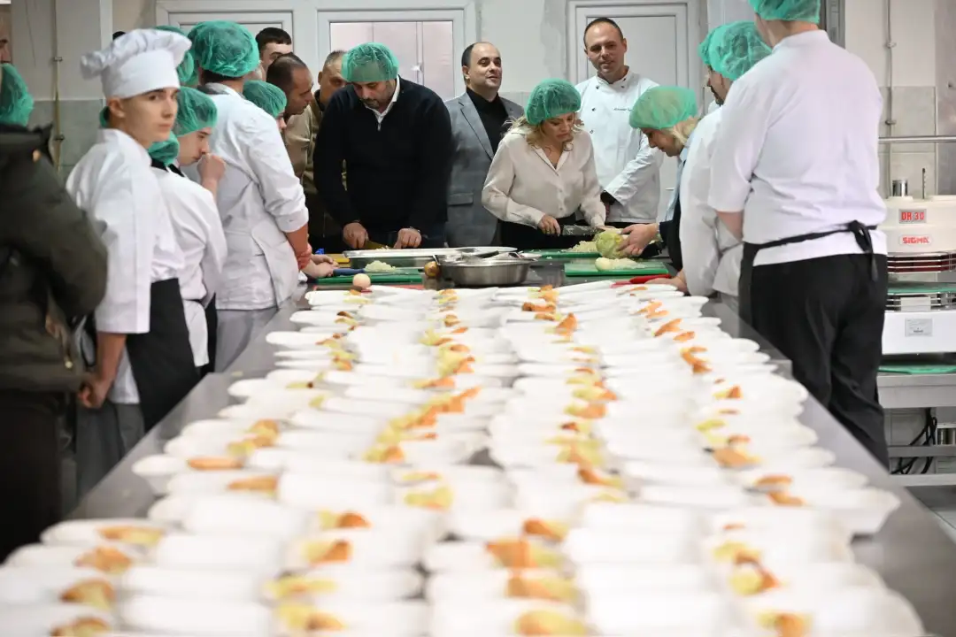 Ѓорѓиевски со сопругата и Рози Мицкоска