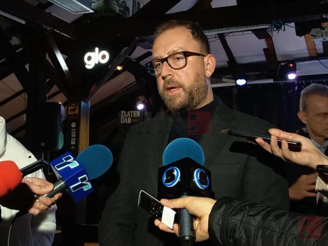 В понеделник ќе биде донесена одлуката за изведувач на Универзална сала, но ќе мора да се причека рокот од осум дена за поднесување жалба, рече денеска министерот за култура и туризам Зоран Љ