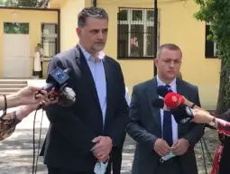 Заменик-минисерот за здравство Илир Хасани, денеска, на отворањето на реновираното одделение за хронично болни во Психијатриската болница во Бардовци, изрази надеж дека од следната недела ќе 