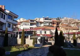 Слабостите нотирани од УНЕСКО за односот на државата, институциите и властите на национално и локално ниво кон Охридското Езеро и градот Охрид како природно, односно културно наследство прогл
