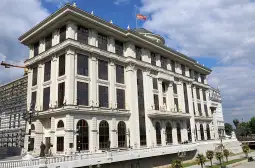 Министерството за надворешни работи го осуди вечерашното повторно оштетување на стаклото на бугарскиот клуб „Цар Борис Трети“ во Охрид.