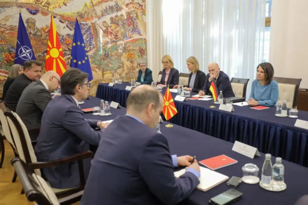 Presidenti Stevo Pendarovski sot e ka pritur Analena Baerbok, ministre e punëve të jashtme të Republikë Federale të Gjermanisë, e cila qëndron për vizitë zyrtare në Republikën e Maqedonisë së