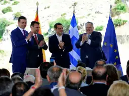 Владата на Република Северна Македонија останува посветена на спроведувањето на Договорот од Преспа, кој го отвори патот на интеграцијата на земјата во НАТО и во ЕУ, изјави денеска на прес-ко