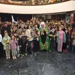 A group of carolers participating in this year's Badnik processions met with the Archbishop of Ohrid and Macedonia HH Stefan at Skopje's St. Clement of Ohrid Cathedral Church early on Tuesday