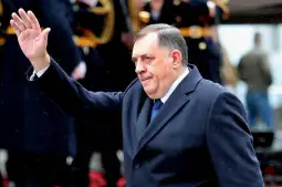 Владата на Република Српска денеска донесе одлука за прекин на соработката со амбасадите на САД и Велика Британија во БиХ, на што американската страна веднаш одговори со порака дека тргнале п