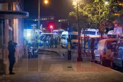 Белгиската полиција уапси маж кој претходно нападнал две лица со нож, неколку часа откако се случи сличен инцидент во Лондон, каде полицијата уби вооружен напаѓач.