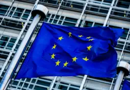 Засега ЕУ не предвидува промена во своето присуство во Ирак, изјави портпарол на Европската комисија.