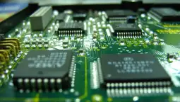 Европската комисија наскоро ќе го претстави планот за четирикратно зголемување на производството на електронски чипови во Европа до 2030 година, а тоа ќе биде една од главните иницијативи на 