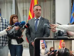 Граѓаните на Северна Македонија од овој месец ќе имаат за 30 проценти поевтин роаминг со земјите од ЕУ, потврди денеска министерот за информатичко општество и администрација, Азир Алиу.