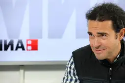 -Мора да се сфати сериозно дека музика што сервира такви некои евтини пораки и толку евтино што звучи е исто како да јадеме брза храна, нездрава храна, исто како најлоша дрога. Било каква дро