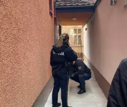 Неиспукан куршум бил оставен пред вратата на домот во кој живее градоначалникот на општина Гостивар и претседател на политичката партија Алијанса за Албанците. Од кабинетот на градоначалникот