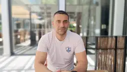 РК Алкалоид доцна синоќа пристигна во грчката метропола, а на нешто повеќе од 24 часа пред натпреварот, тренерот Кире Лазаров, во разговор со дописничката на МИА од Атина, ја пренесува атмосф