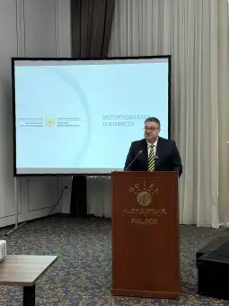 Минчев, Јавната администрација 1