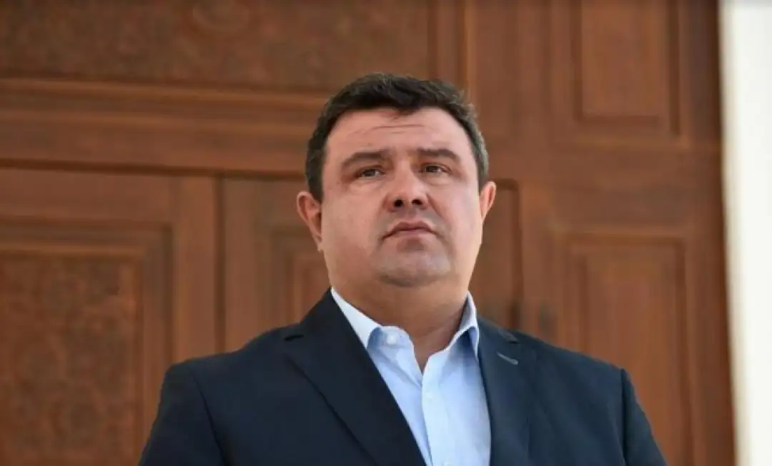 Пратеникот Никола Мицевски од ВМРО-ДПМНЕ вечерва изјави дека партијата останува на претходните четири ставови околу изборите.