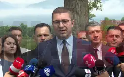 Премиерот Христијан Мицкоски е убеден дека ќе се изнајдат решенија и дека Европската унија ќе најде механизми за земјава да го добие заслуженото место во Унијата. Во изјава за медимите дадена