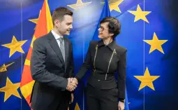 Mucunski - Kos: Government fully committed to progress in EU integration process, implementation of reforms The EU accession process, the country's reform agenda and implementation of the Growth Plan were in the focus of a meeting between Minister of Foreign Affairs and Foreign Trade Timcho Mucunsk