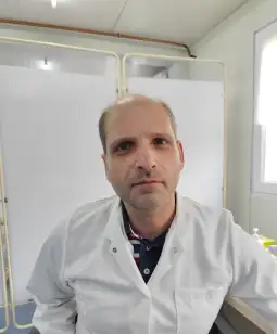 Осумдесет и еден вработен во РЕК Битола со стомачни проблеми побарале лекарска помош Осумдесет и едно лице, вработени во РЕК Битола, денеска до 15 часот побарале лекарска помош во ЈЗУ Клиничка болница Битола поради стомачни проблеми. Во изјава за медиумите Хараламбос Сидиропу