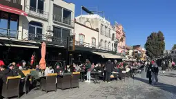 Охрид, нова година Последните часови од старата 2024 година што изминува Охрид ги минува во знакот на завршните подготовки за што подобар пречек на гостите што тука ќе ја минат највеселата ноќ.