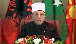 Поглаварот на Исламската верска зедница Реис ул улема ефенди Шаќир Фетаи упати порака по повод утрешниот празник Курбан Бајрам. Фетаи во пораката вели дека Курбан Бајрам е голем и благословен