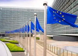 Европската комисија (ЕК) денеска ги предаде преговарачките рамки за Северна Македонија и за Албанија до Советот на ЕУ (земјите членки на ЕУ), содржината на рамките нема да се објави додека Со
