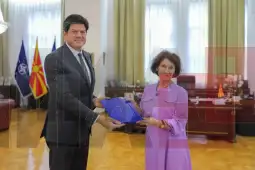 President Gordana Siljanovska Davkova met Wednesday with EU Ambassador Michalis Rokas, who handed over the 2024 European Commission Progress Report for the country.