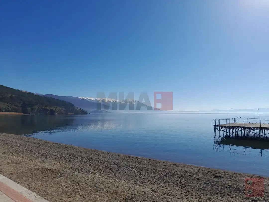Нивото на водата во Охридското Езеро денеска се наоѓа на котата од 693,17 метри надморска височина, што е за 24 сантиметри пониско од просекот за февруари.