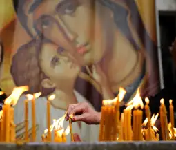 Православните христијани во земјава денеска го слават Рождество на Пресвета Богородица, празник познат како Мала Богородица. Во сите храмови на Македонската православна црква изутринава се од